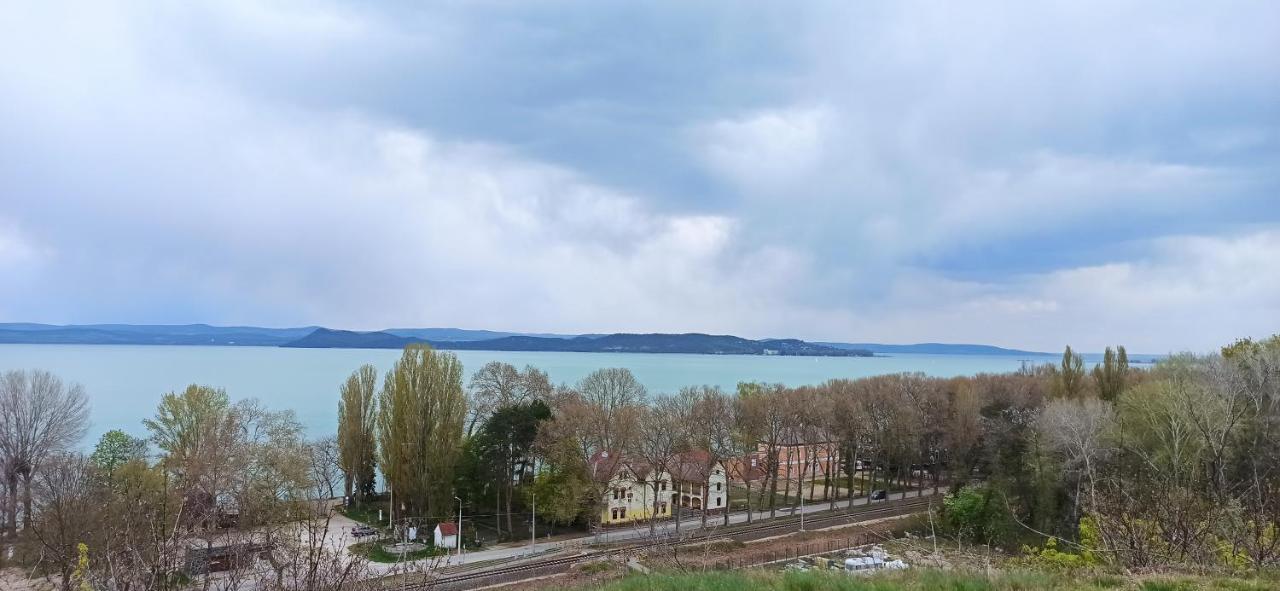 Sunshine 208 Apartman Balatonszarszo Dış mekan fotoğraf